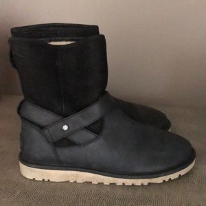 Women’s size 6 UGG black leather boots